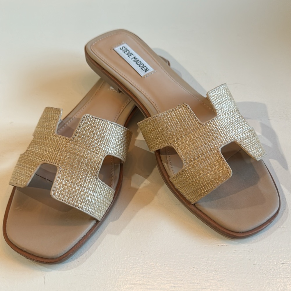 Steve Madden Hayden flat sandal in raffia